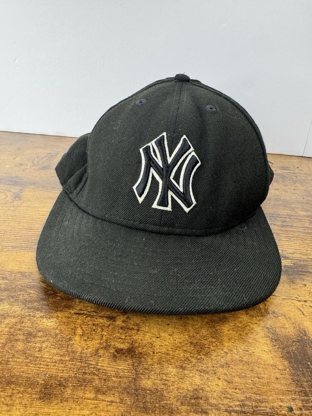 New Era 59FIFTY New York Yankees Fitted Hat Black White 7 5/8 MLB